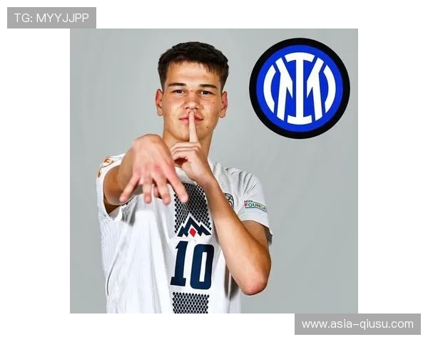 法兰克福冬窗签下美国U20国脚帕克斯顿·阿伦森，转会费300万欧元