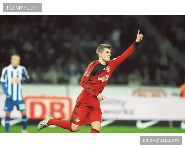 深度复盘:勒沃库森3-1沃尔夫斯堡,阿隆索的球队如何用不对称进攻撕开肋部